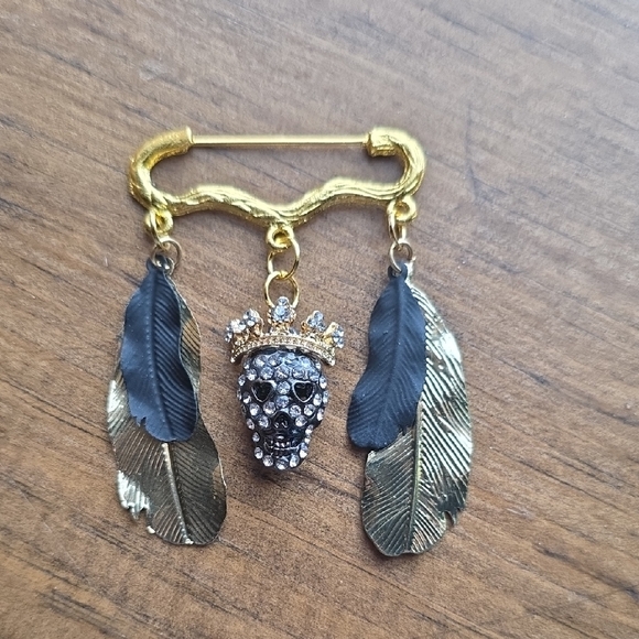 Hand Crafted Jewelry - Hand Crafted Gold and Black Skull Brooch